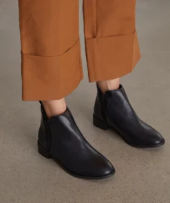 Mattnat Footwear JOLIETE Women's Vegan Flat Boots