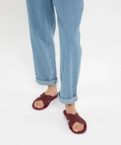 Mattnat Footwear LORENA Vegan Cross Sandals