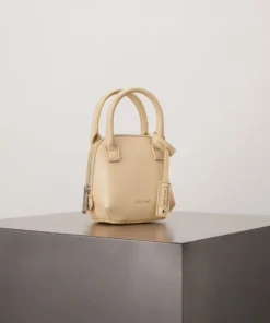 Mattnat GESSI MICRO Vegan Crossbody Bag - APPLESKIN™ 51 Mattnat GESSI MICRO Vegan Crossbody Bag - APPLESKIN™