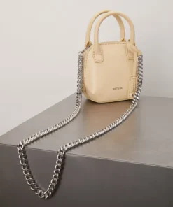 Mattnat GESSI MICRO Vegan Crossbody Bag - APPLESKIN™ 53 Mattnat GESSI MICRO Vegan Crossbody Bag - APPLESKIN™