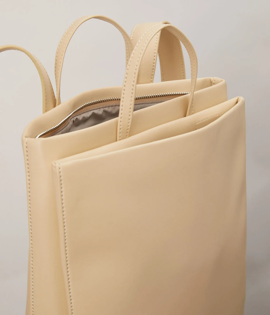 Mattnat Studio 901 REIGN Vegan Backpack - APPLESKIN™ 25 Mattnat Studio 901 REIGN Vegan Backpack - APPLESKIN™