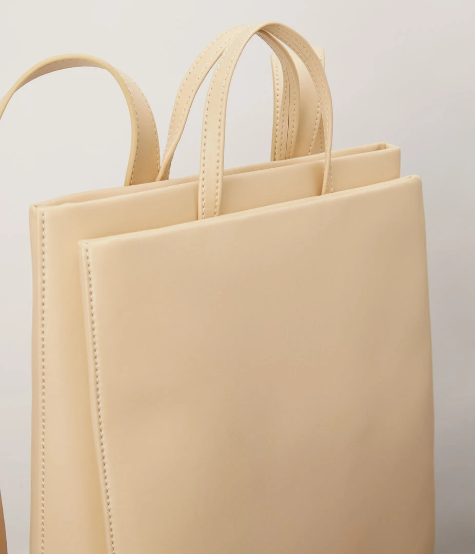 Mattnat Studio 901 REIGN Vegan Backpack - APPLESKIN™ 27 Mattnat Studio 901 REIGN Vegan Backpack - APPLESKIN™